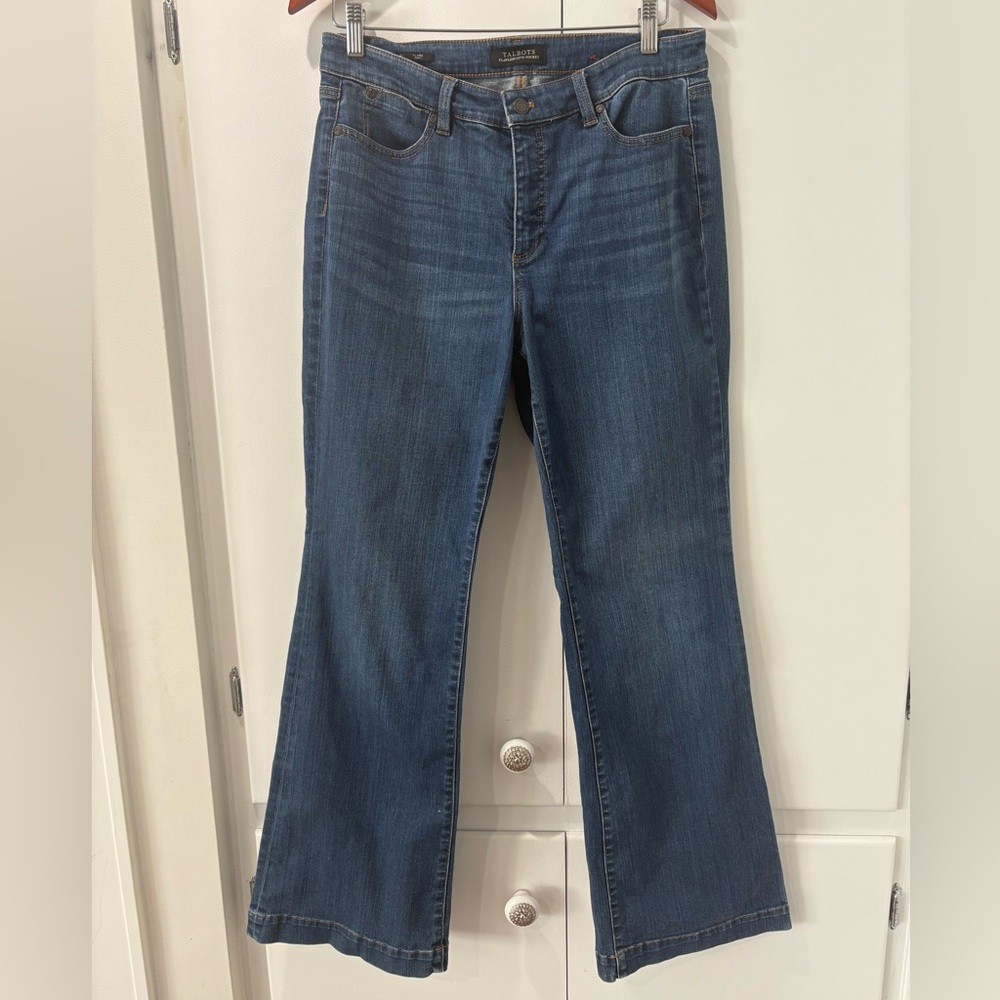 Talbots Flawless Five Pocket Flare Leg Curvy Blue Jeans 8